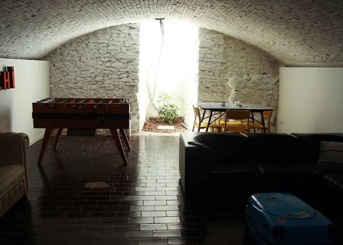 بيت شباب The Hostello