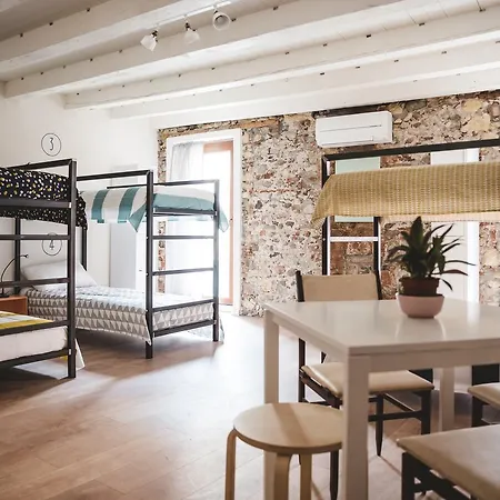 The Hostello Hostal Verona