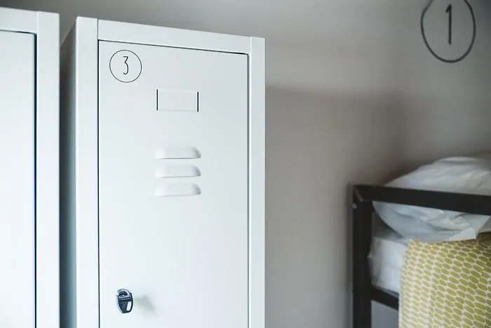 胡斯特罗旅舍 *